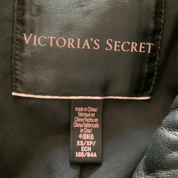 Victoria’s Secret FAUX Leather Moto Jacket XS
Pebbled Black - Picture 4 of 5